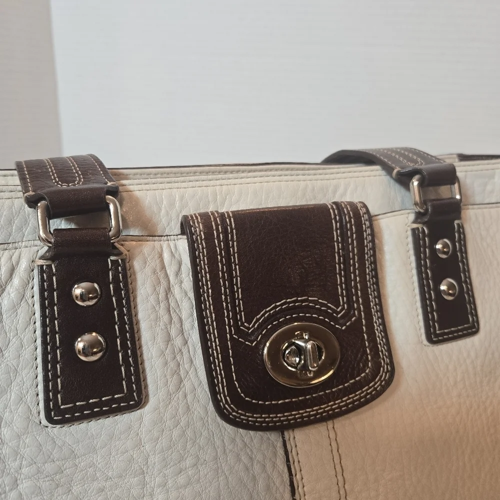 Coach Hamptom Pebbled Leather Turn Lock Sachel Tote Bag Brown Cream Medium 13960 - Picture 9 of 14